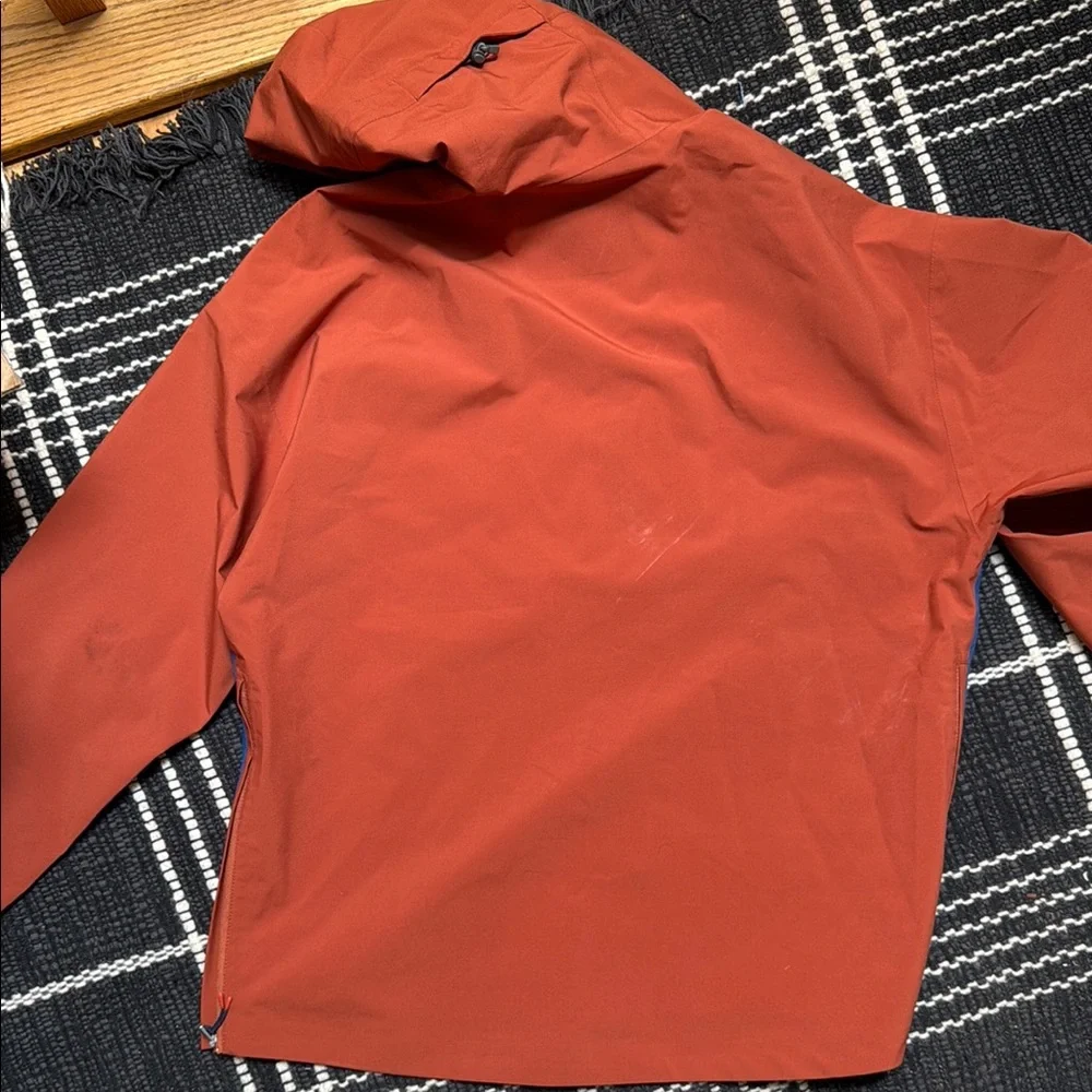 Cotopaxi Rust and Navy Hooded Jacket - Picture 4 of 4